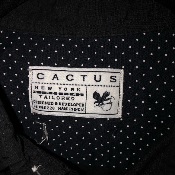 Men’s, short sleeves button down shirt. - Picture 2 of 4